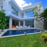 Villa Kusamakura Seminyak