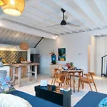 New! Walk To Seminyak Beach, Cafes, All Else