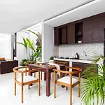 The R Villa Toba - Incl. Motorbikes