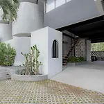 The Drupadi Apartments Studio Gordy