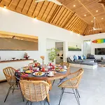 Villa Becca 4 Bedroom At Seminyak Near To The Beach