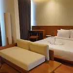 The Fields Hotel And Apartment