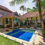 Villa Chandi 2 - Legian - Seminyak - 5 Bedroom 4 Bathroom Villa - Great Location !