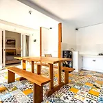 Lumturi House - Centrally Located