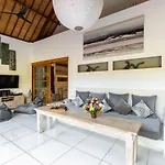 Luxurious Double King Villa W/Pool & Wifi+ Carpark