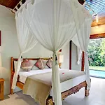 Villa Taman Rahasia