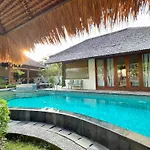 Villa Nicole 5Br Paradise, Quiet Area In Central Oberoi Seminyak
