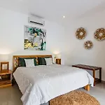 Adorable 1Br Villas In The Herat Of Seminyak