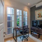 Mosan House - Unique Art-Filled Gem In Perfect Location A Short Walk From The Beach Or Seminyak Square Including Ac Office For Remote Working