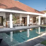 Tropical 3Bdr Poolvilla In Heart Of Seminyak