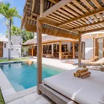 Charming And Tropical 3-Br Villa In Seminyak