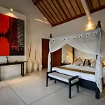 Noa, 3 Bed Luxury Villa, Large Pool In Oberoi Street;