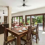2Br Private Pool Walking Distance To The Beach