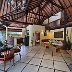Villa Yauda - Charming 3Br W/Private Pool & Garden