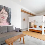 Villa Ace - Modern 2Br Villa In Seminyak With Spacious Bedrooms, Bathtub & Private Pool