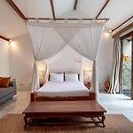 Villa Ace - Modern 2Br Villa In Seminyak With Spacious Bedrooms, Bathtub & Private Pool