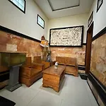 Kubu Alvian Guest House