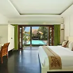 Cozy 2 Bedroom Private Pool Villa Zn104