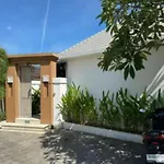 Beautiful Villa Yang Tao In The Heart Of Seminyak With Private Staff