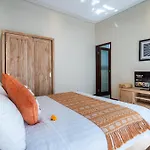 Villa Sebelas Legian