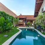 Intimate Villa In Seminyak