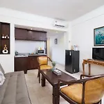 Beach Apartment Inside Resort Walking Distance To The Beach
