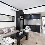 Beach Apartment Inside Resort Walking Distance To The Beach