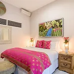 Villa Bloom 3 - Coastal Beach Villa 2 Brm Sleeps 4 Seminyak Beach