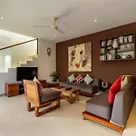 Spacious 4Br Villa With Pool In Central Seminyak