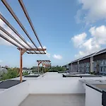 The Drupadi Apartments Town House Lola
