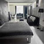 Minimalist Apartment Long Term