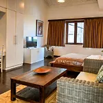 Melo Suites Hotel