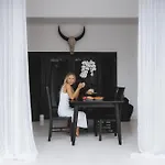 Villa Manis Kecil