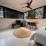 The Drupadi Apartments Studio Gordy