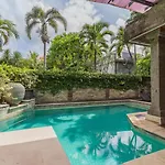 Castila Saraswati - Tranquil 4Br Villa In Kayu Aya