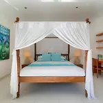 Super Value 3 Bed, Central Seminyak, Walk To Beach