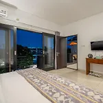 Sunbeji - Seminyak Amazing Rooftop - Private Huge Pool- Ps5