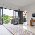 Sunbeji - Seminyak Amazing Rooftop - Private Huge Pool- Ps5