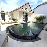 Villa Kas Legian Seminyak - 6 Bedroom Villa