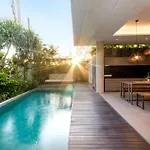 Swan Villa R
