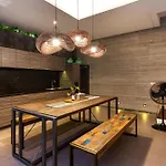 Swan Villa R
