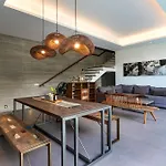Swan Villa R