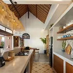 Villa Pawikan Gorgeous 4 Beds Villa In The Heart Of Seminyak