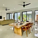 New Villa In The Center Of Seminyak & Kuta