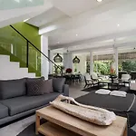 4Br Group Holiday, Walk To Fitness, Food, Beach