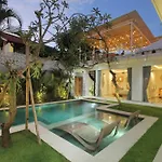 New 4 Bdr Villa Rooftop & Pool Seminyak Petitenget