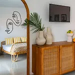 Family Friendly Luxury Pool Villa - Walk To Shops