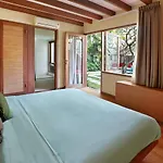 Super Value 4 Bedroom, Walk To Bintang Supermarket