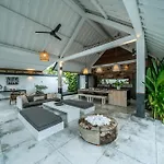 Villa Zebra Walking Distance To Potato Head