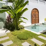 New Villa Manis Proche Seminyak